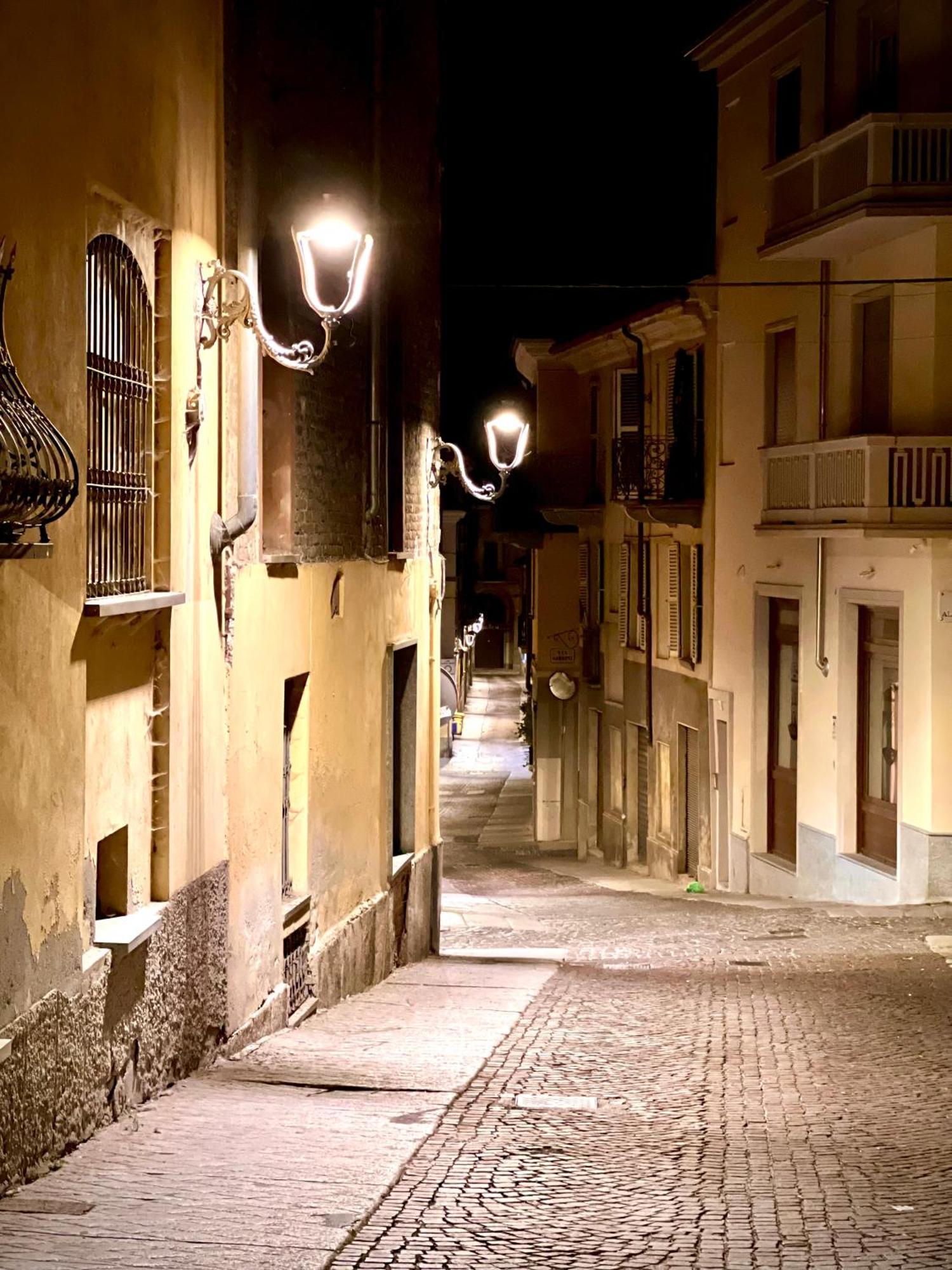 Appartamento In Centro Storico "La Casa Di Cri" 아스티 외부 사진